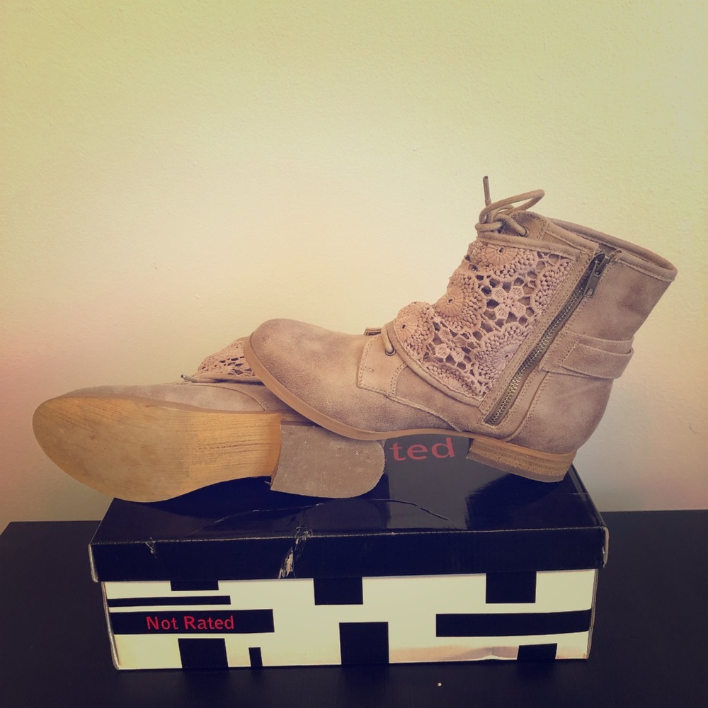 Not Rated Women’s Combat Boots Size 8